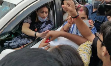 Rahul Gandhi's Visit To Hathras "Politics, Not For Justice": Smriti Irani