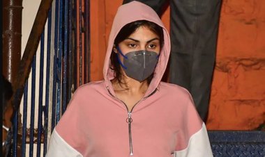 Rhea Chakraborty Asks Court To Dismiss Plea By Sushant Singh Rajput's Sisters