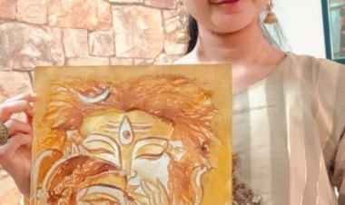 शिवरात्रि के पूर्व बड़ोदा की छात्रा ने किया शिवजी को वंदन;हल्दी और कॉफ़ी से बनाई शिव पार्वती की आर्गेनिक तस्वीर